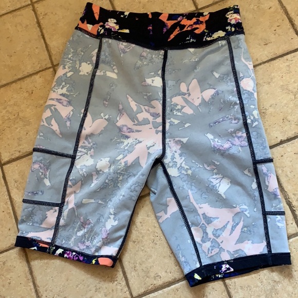 POP Fit Stella Floral Bike short - Picture 6 of 13